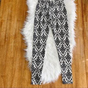 ⬇️ Better Be Print Leggings